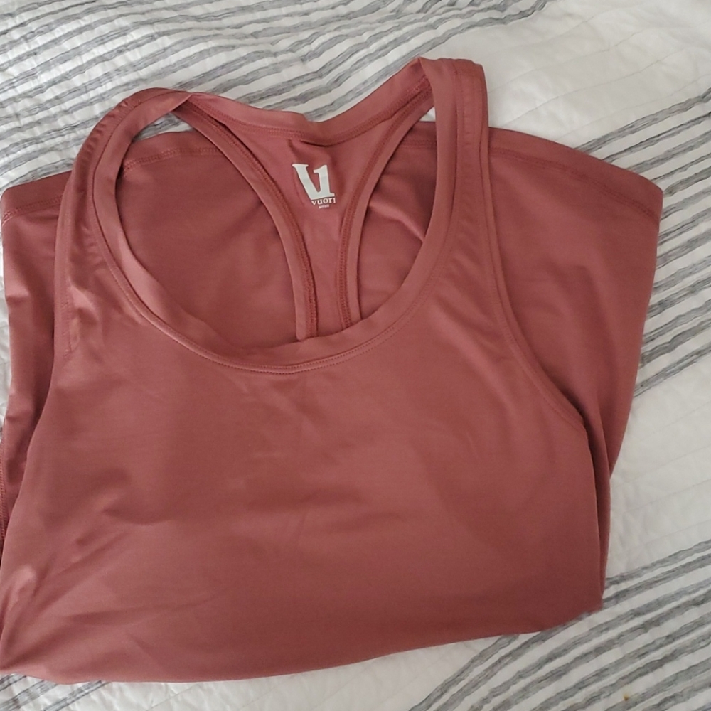 Vuori Lux Performance Tank Mauve